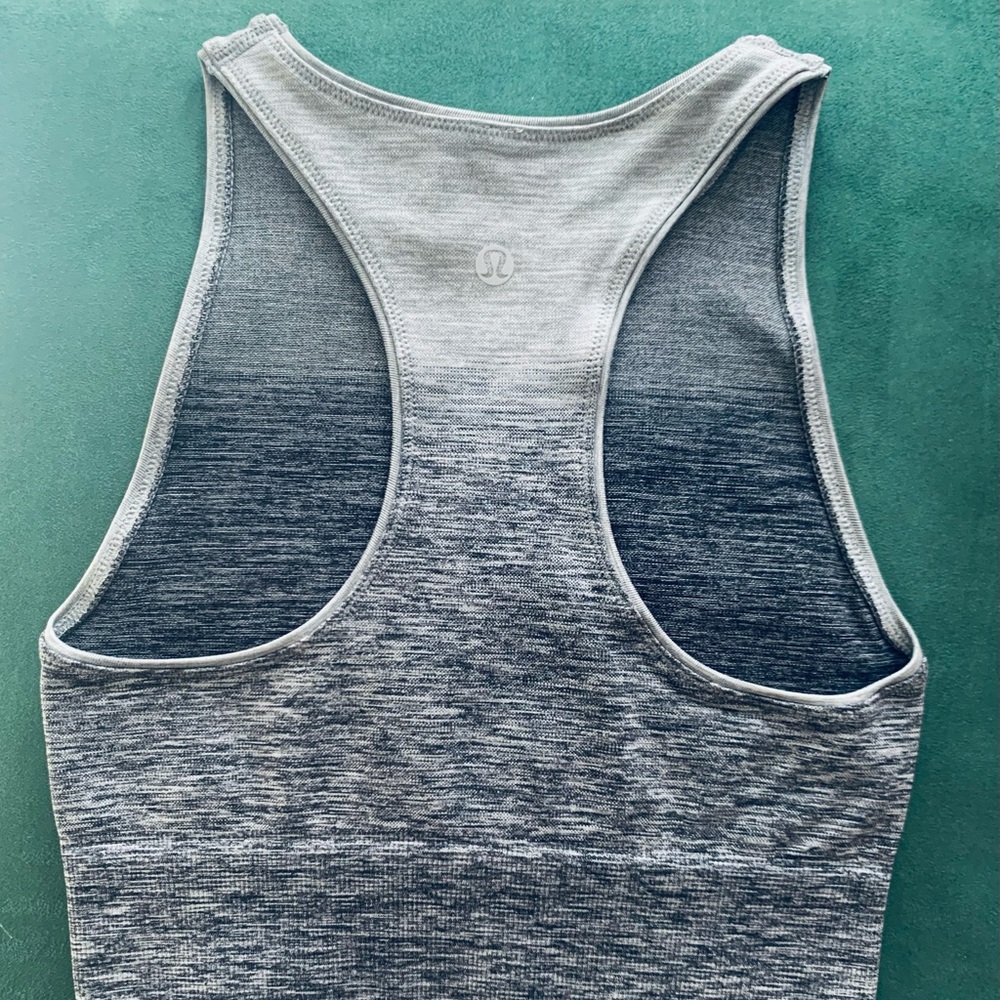 LIKE NEW lululemon seamless cropped tank - Picture 3 of 4